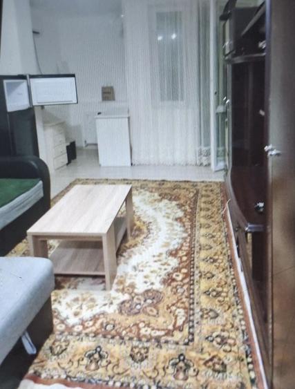 Garsonieră decomandată în Central