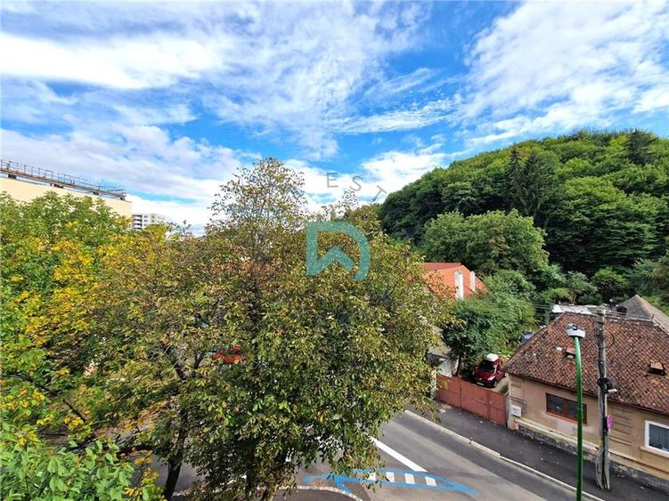 Apartament cu 2 camere decomandat în Dârste