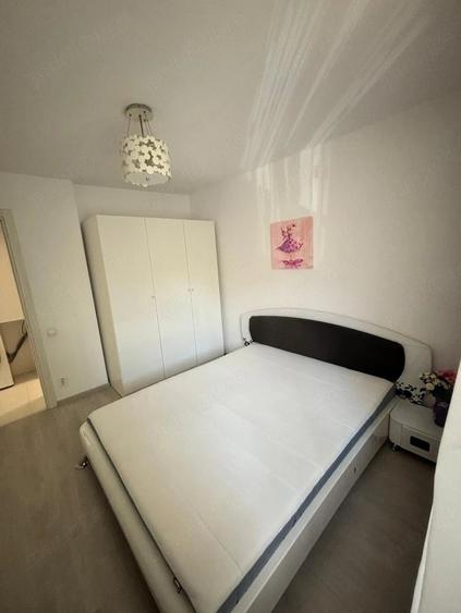 Apartament cu 3 camere decomandat în Costin Georgian