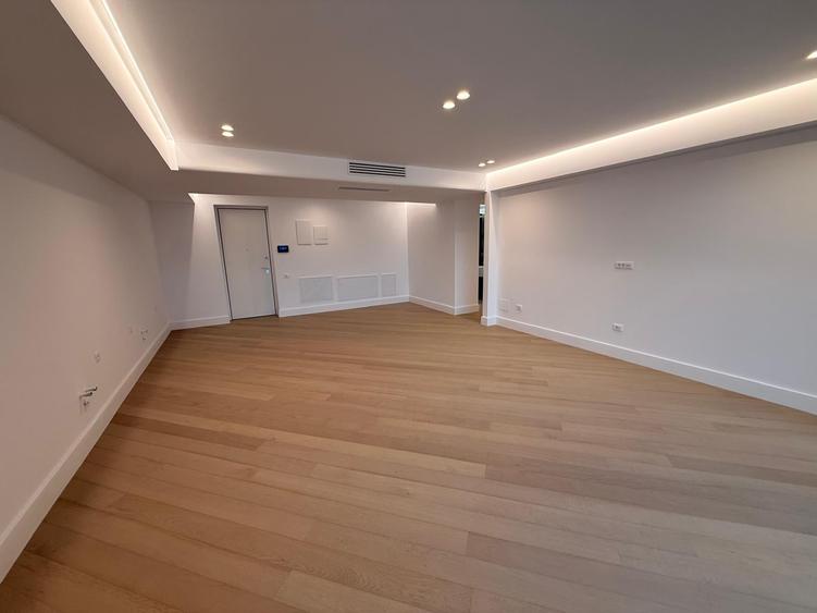Apartament cu 3 camere în Iancu Nicolae