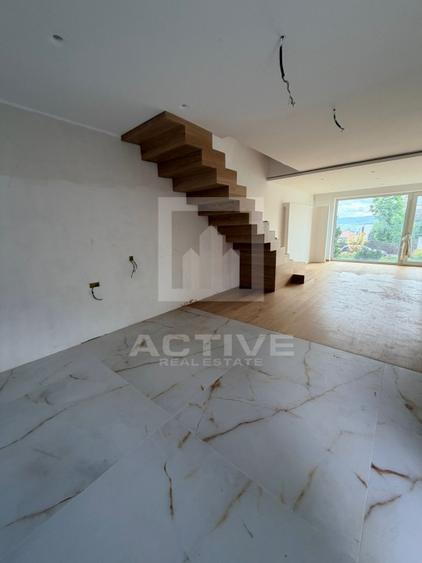 Casă individuală cu 5 camere cu Canalizare în Iris