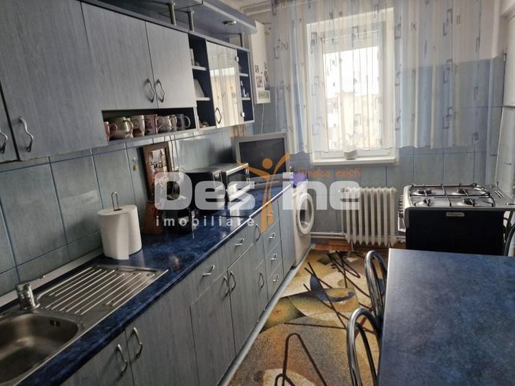 Apartament cu 2 camere decomandat, mobilat în Central