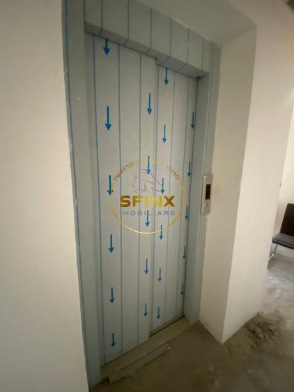 Casă individuală cu 15 camere cu Canalizare în Decebal
