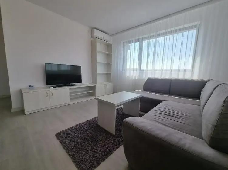 Apartament cu 2 camere decomandat în Splaiul Unirii