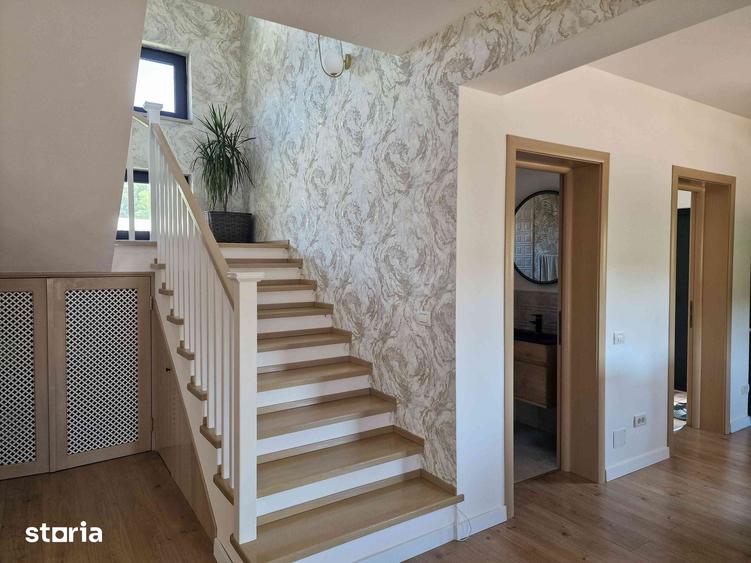 Casă cu 4 camere cu Teren 1508 Mp în Central