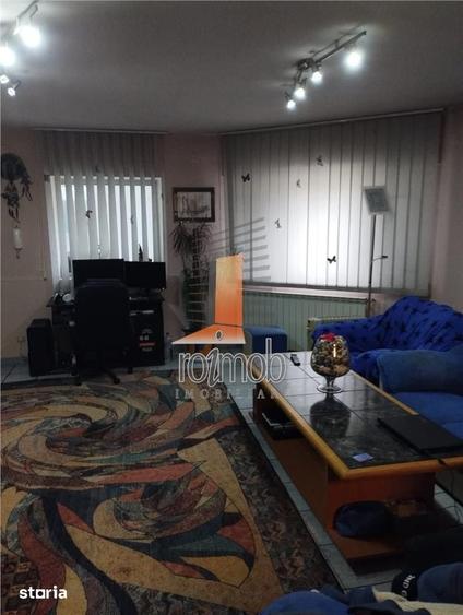 Casă cu 7 camere cu Teren 225 Mp în Vitan
