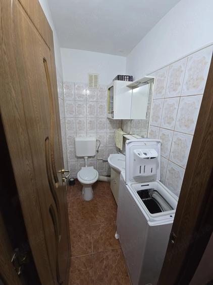 Apartament cu 3 camere decomandat în Astra