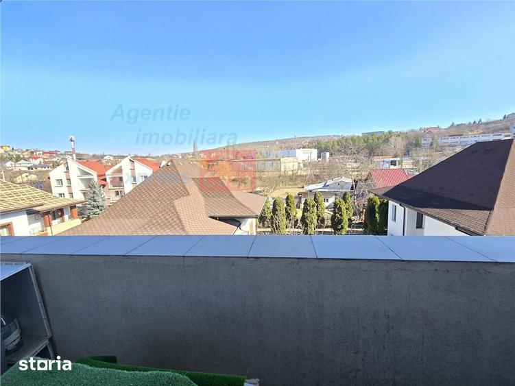 Apartament cu 3 camere, mobilat în Bucium