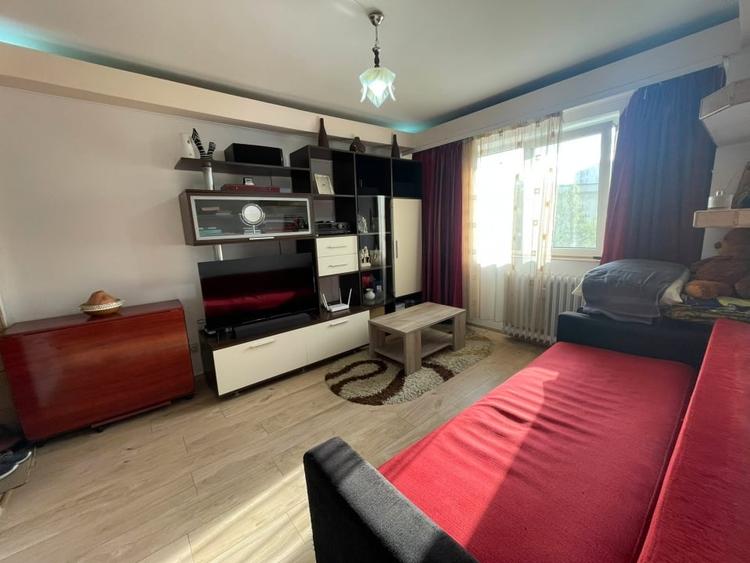 Apartament cu 2 camere nedecomandat, mobilat în Podu Roș