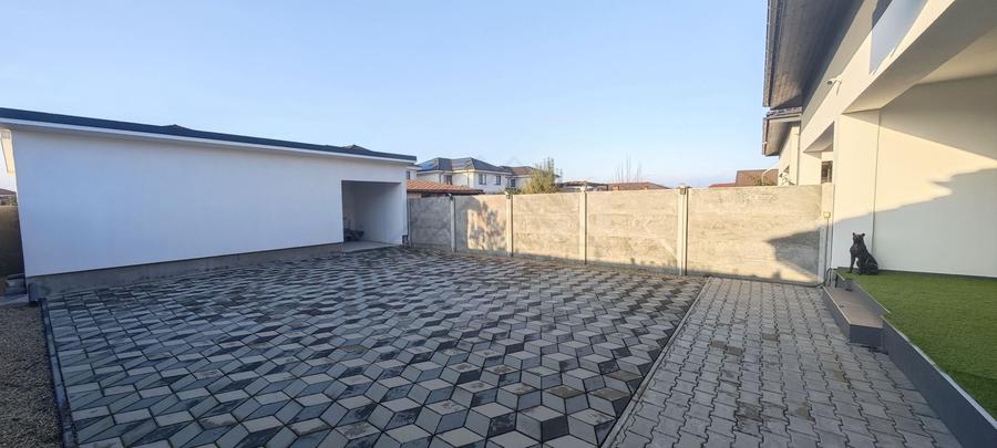 Duplex cu 5 camere cu Canalizare în Moșnița Nouă