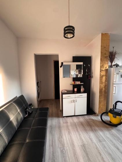 Apartament cu 2 camere decomandat, mobilat în Lipovei