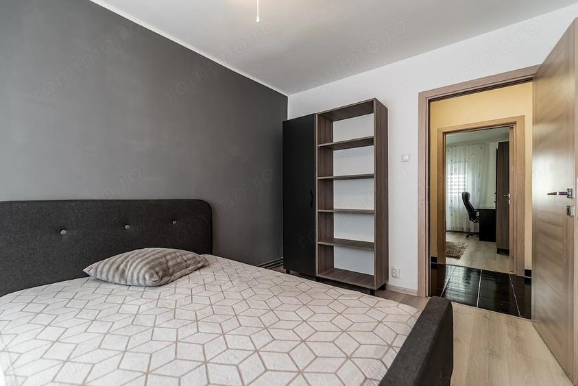 Apartament cu 5 camere decomandat în Micălaca