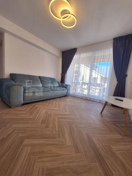 Apartament cu 3 camere decomandat, mobilat în Central