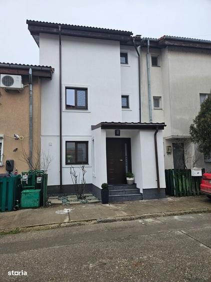 Casă cu 4 camere în Central