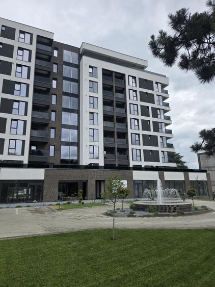 Apartament cu 3 camere semidecomandat în Sud