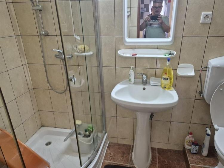 Apartament semidecomandat în Vidra