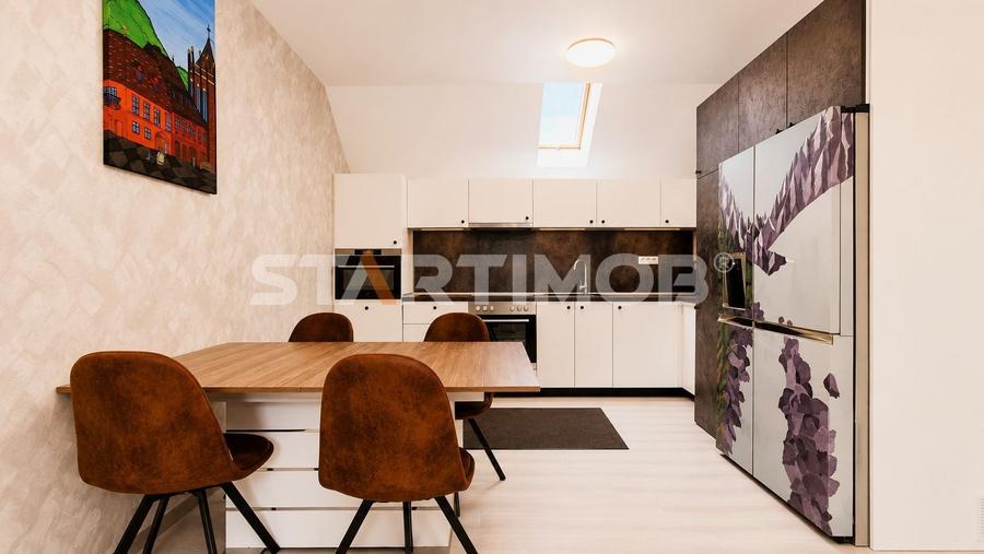Apartament cu 3 camere decomandat, mobilat în Blumăna