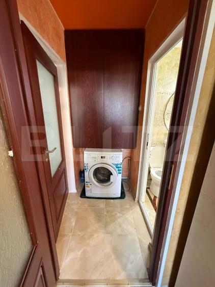 Apartament cu 3 camere semidecomandat, mobilat în Micro 17