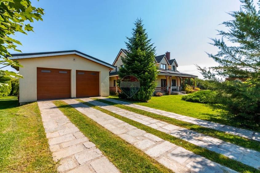 Casă individuală cu 6 camere cu Piscina în Gagu