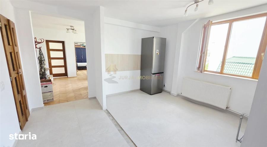 Apartament cu 3 camere semidecomandat în Andrei Mureșanu