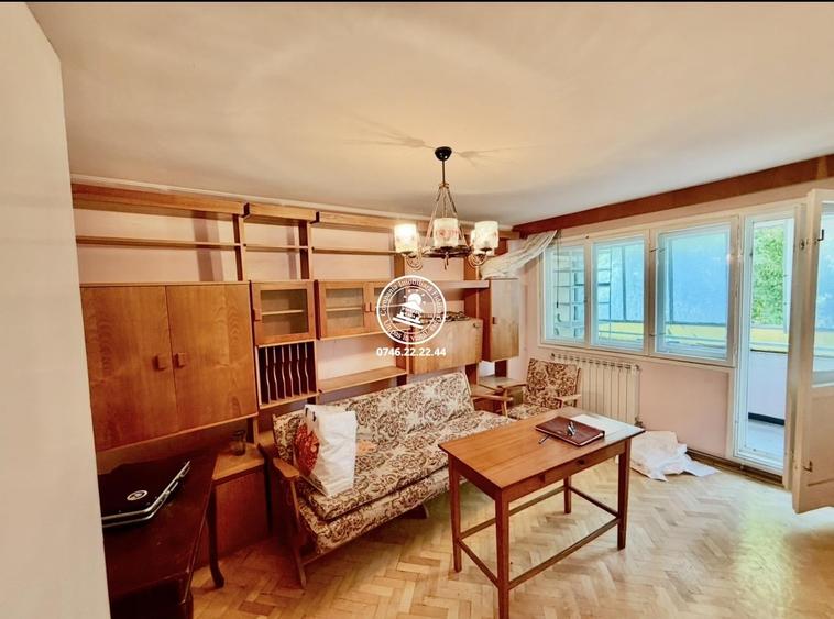 Apartament cu 3 camere decomandat în Tătărași