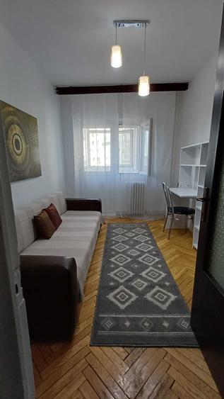 Apartament cu 3 camere decomandat în Gară
