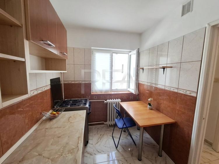 Apartament cu 3 camere decomandat, mobilat în Drumul Taberei