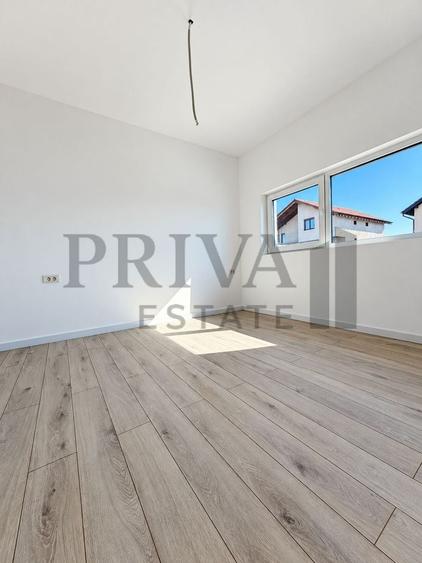 Duplex cu 4 camere cu Canalizare în Giarmata