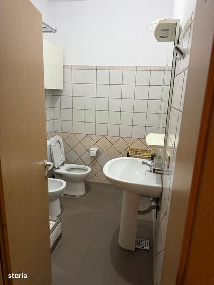 Casă cu 4 camere decomandat în Central