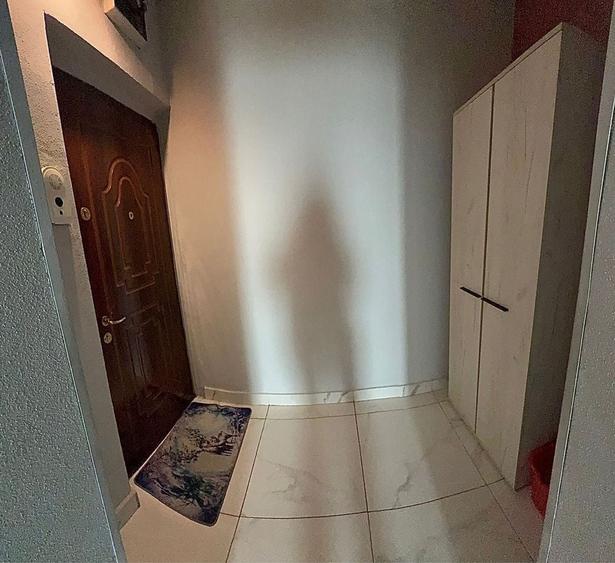 Apartament cu 3 camere decomandat în 8 Martie