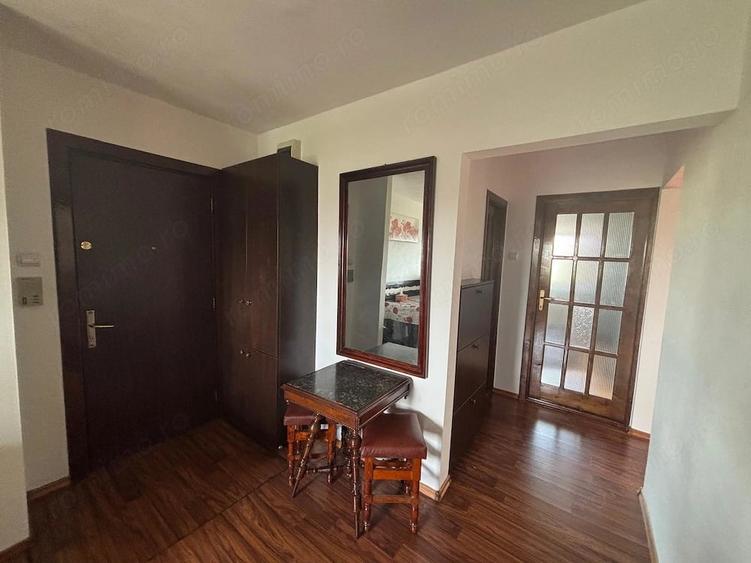 Apartament cu 3 camere decomandat în Aradului