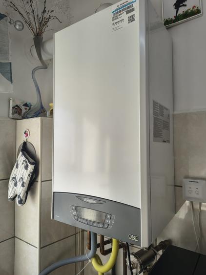 Apartament cu 2 camere decomandat în Cina