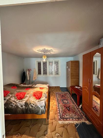 Casă cu 3 camere cu Teren 400 Mp în Lăpușnicel