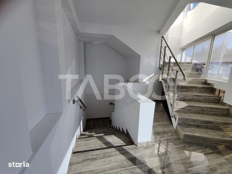 Spațiu comercial, de 915 mp, în Central