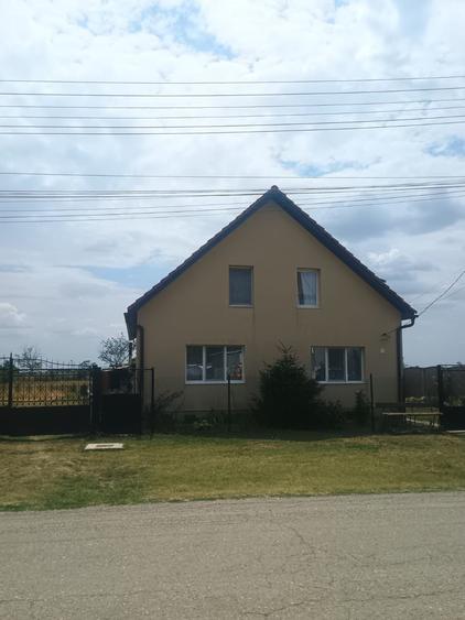 Casă cu 4 camere în Jebel