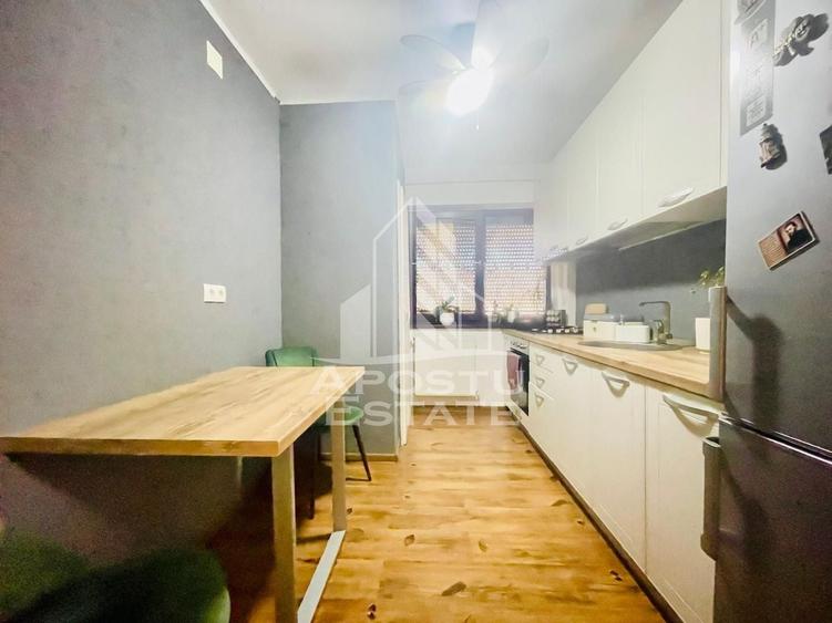 Apartament cu 2 camere semidecomandat, mobilat în Podgoria