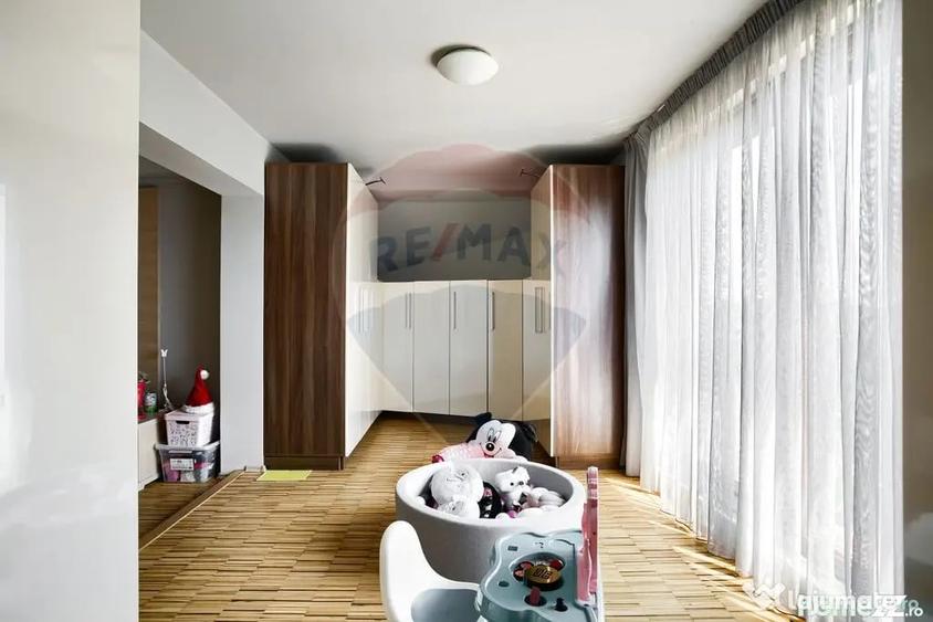 Casă cu 2 camere cu Teren 900 Mp în Est