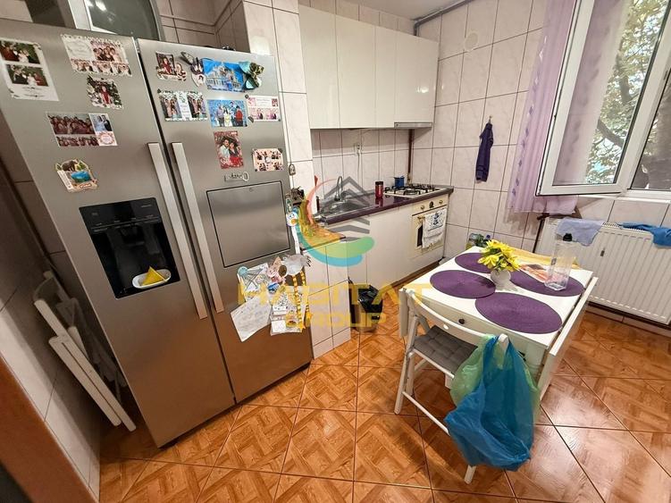Apartament cu 3 camere decomandat, mobilat în Apărătorii Patriei