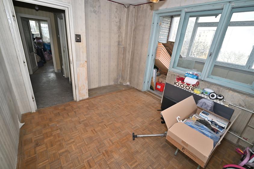 Apartament cu 3 camere semidecomandat în Giulești
