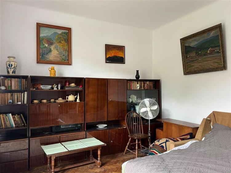 Apartament cu 3 camere semidecomandat în Ultracentral