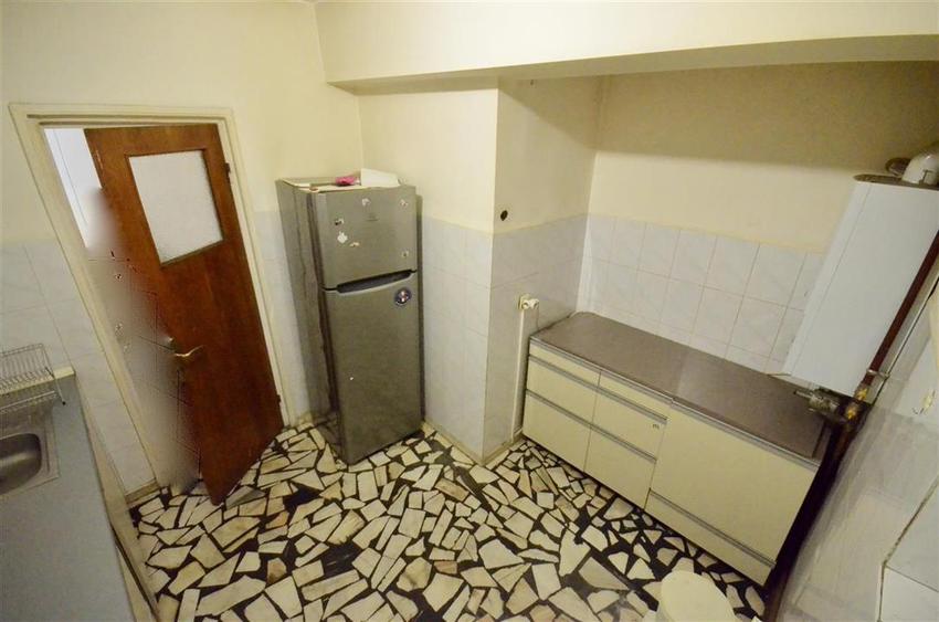 Apartament cu 4 camere decomandat în Dacia