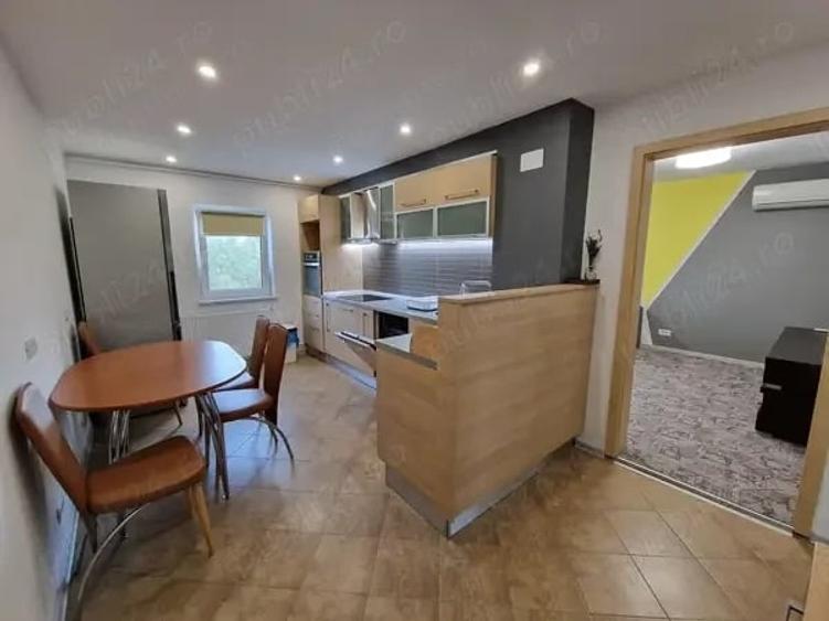 Apartament cu 4 camere decomandat în Central