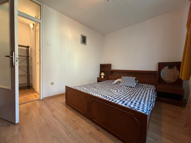Apartament cu 2 camere semidecomandat în Soarelui