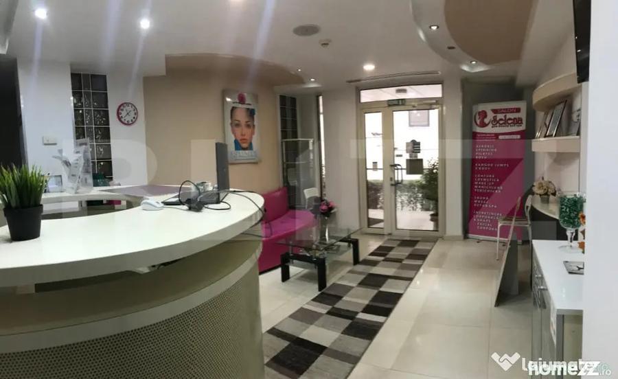 Spațiu comercial, de 290 mp, în Micro 3