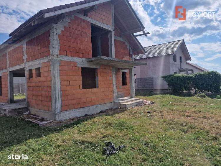 Casa individuala cu 6 camere in constructie in Izvin - 4