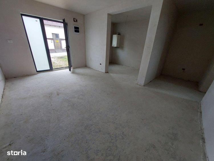 Casă cu 5 camere cu Teren 147 Mp în Central