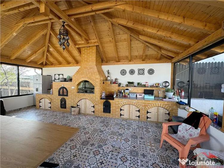 Cladire cu 3 apartamente in suprafata totala construita de 5 - 4