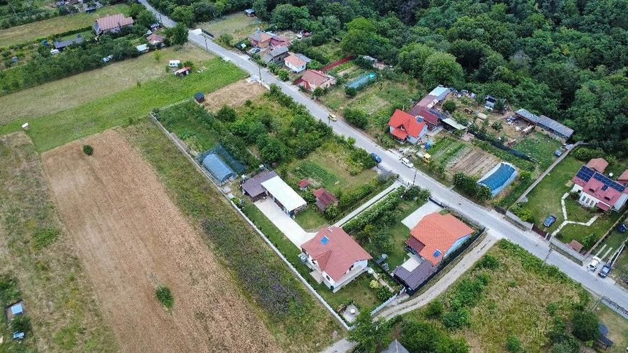 Teren de 1500 mp, în Budești
