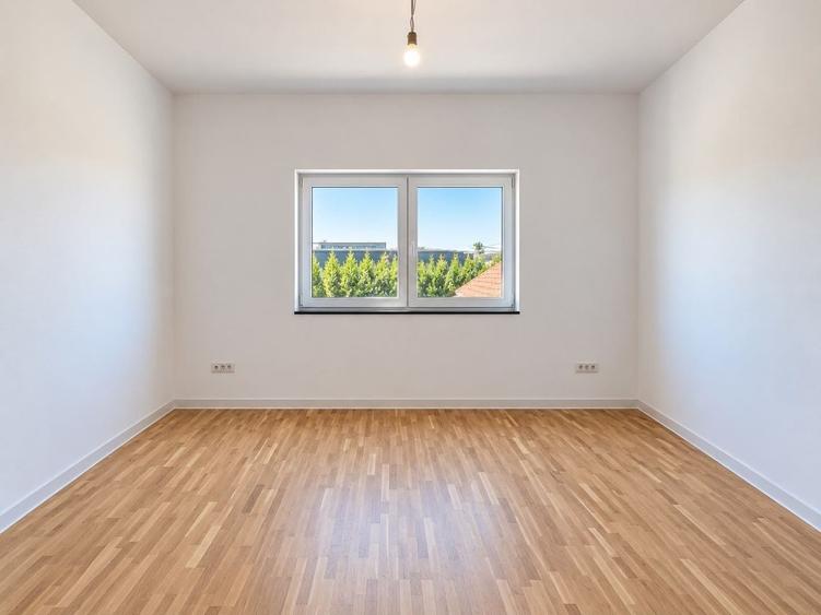 Duplex cu 4 camere cu Canalizare în Moșnița Nouă
