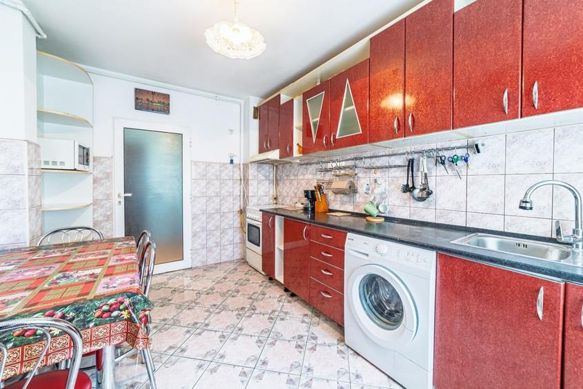 Apartament cu 3 camere decomandat în Central